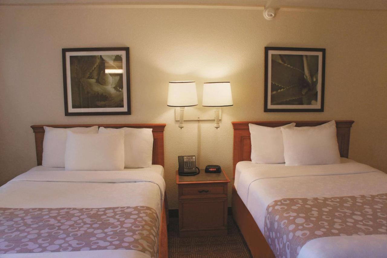 Double Room with Two Double Beds and Bath Tub - Mobility/Hearing Accessible - Non-Smoking